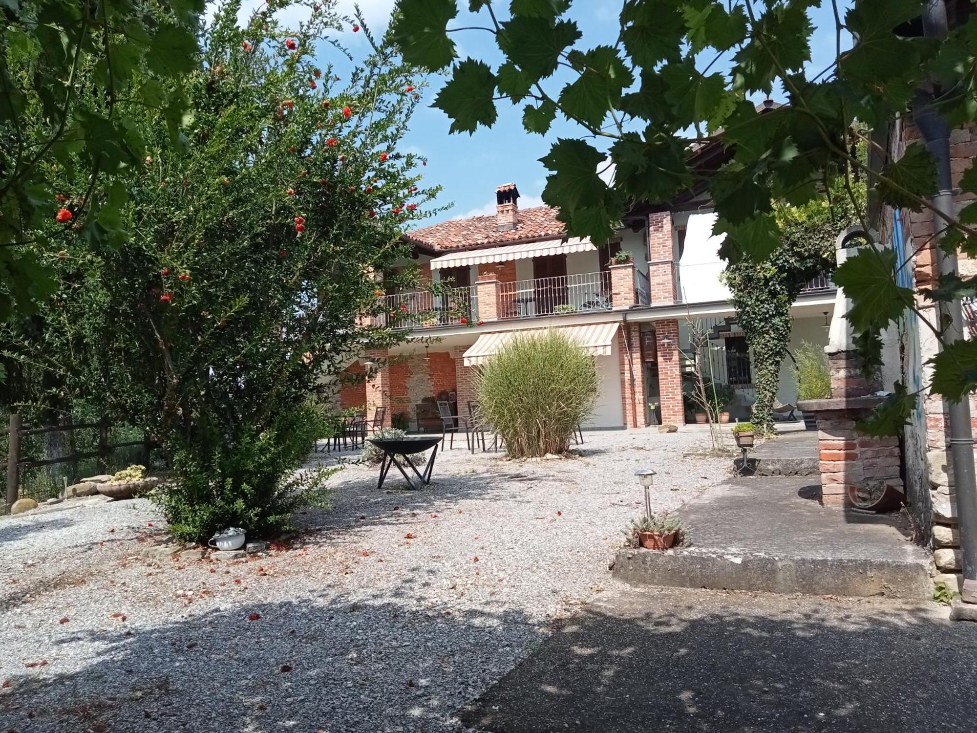 Agriturismo Bric Di Gai Monforte dʼAlba Camera foto
